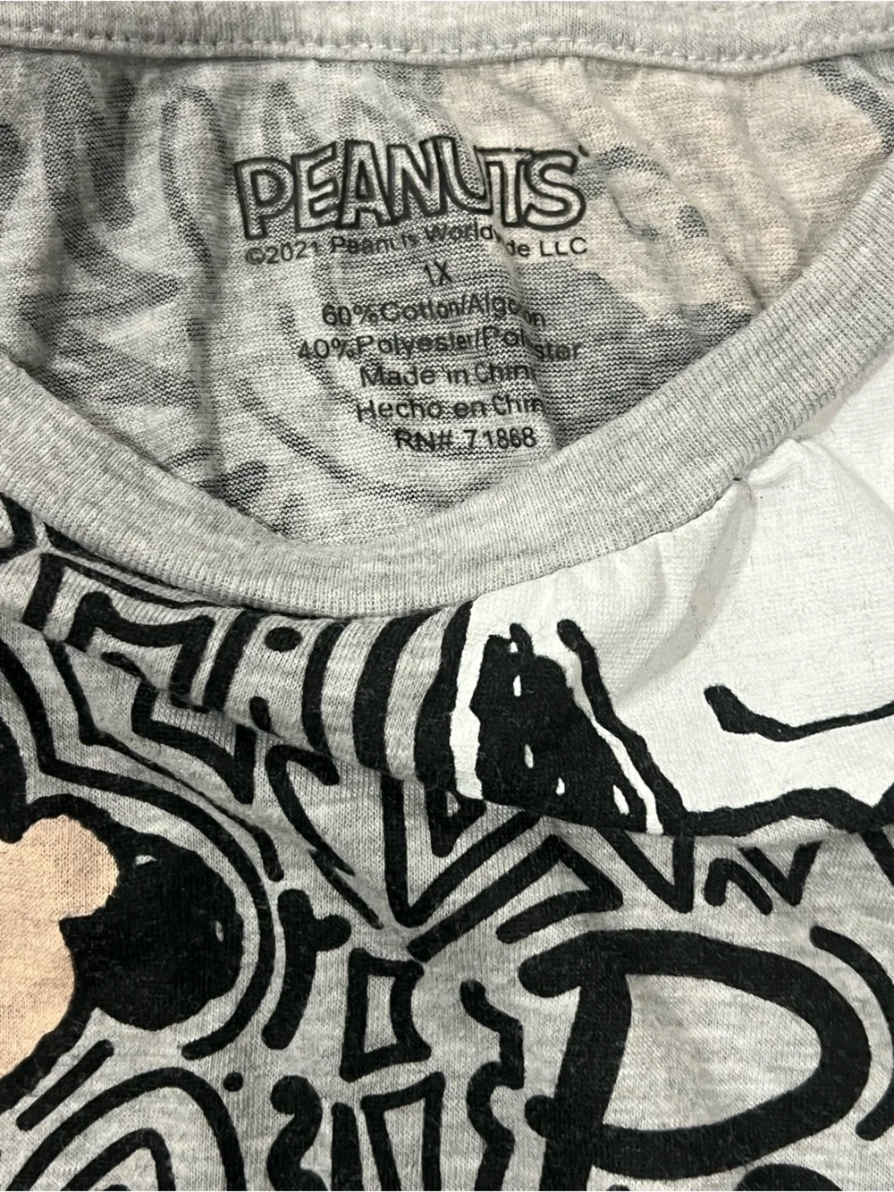 Peanuts stretchy neck